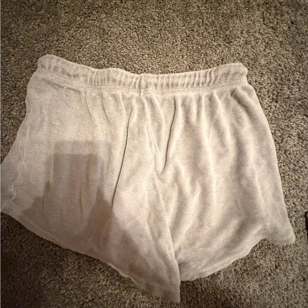 Perfectwhitetee shorts - Picture 3 of 3